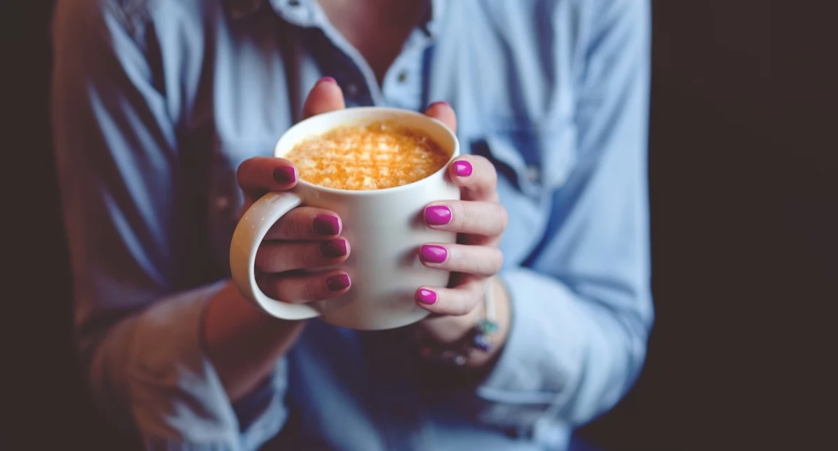 Café como aliado da longevidade? Nova pesquisa traz esperança às mulheres