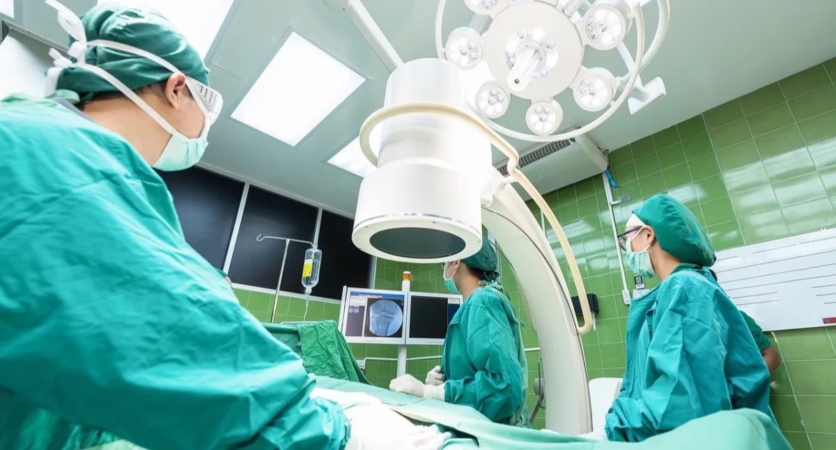 Il primo intervento chirurgico a distanza in Polonia e in Europa da parte di medici polacchi del PIM MSWiA di Varsavia