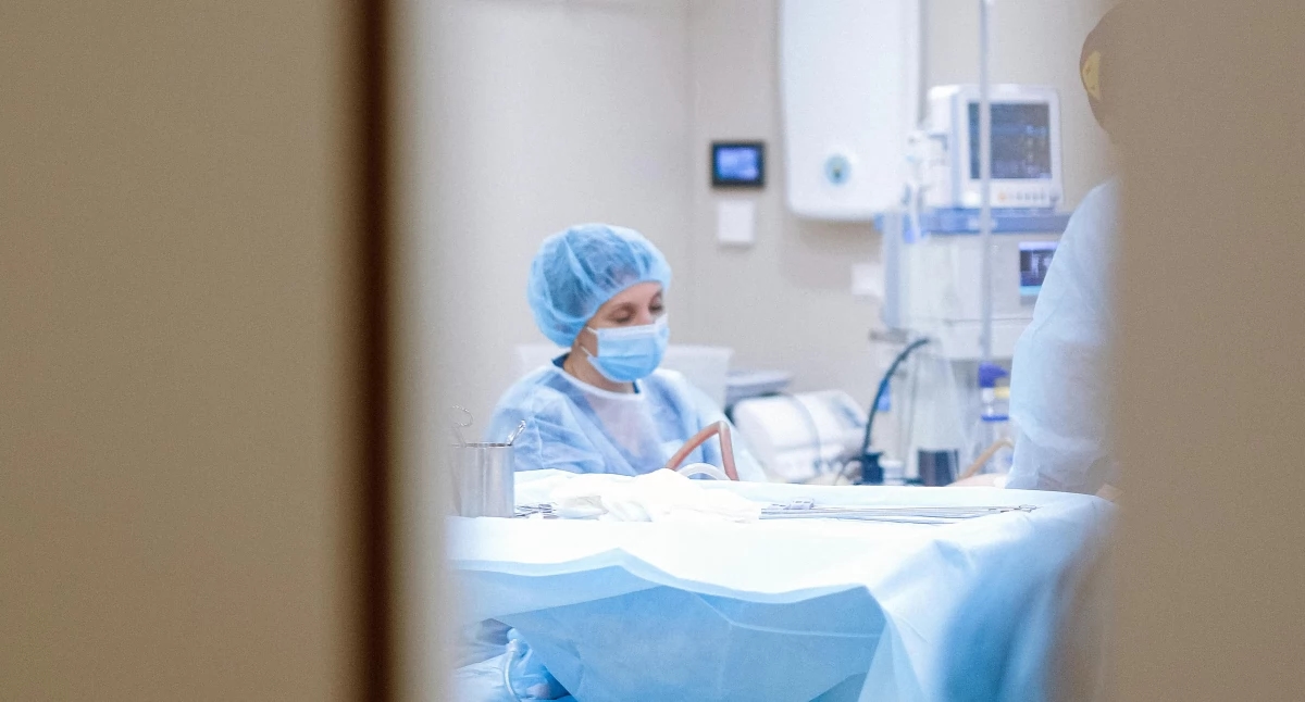 Investigação sobre irregularidades em um hospital em Kalisz. Um médico contratado ganhava 2 milhões de zlotys por ano.