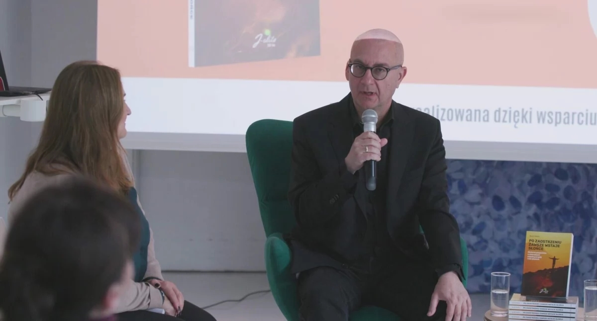 "After a Flare, the Sun Always Rises" - a book by Jacek Hołub about living with Crohn's disease and ulcerative colitis