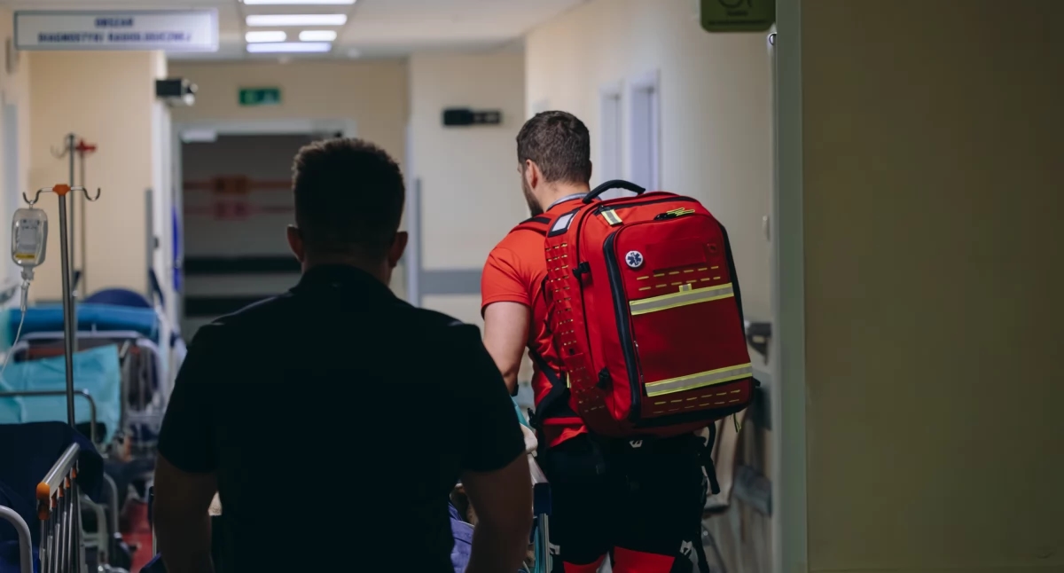 Алина сварила кофе, включила телевизор и пошла в ванную. Через мгновение она потеряла сознание. Инсульт — это уже не болезнь только пожилых.