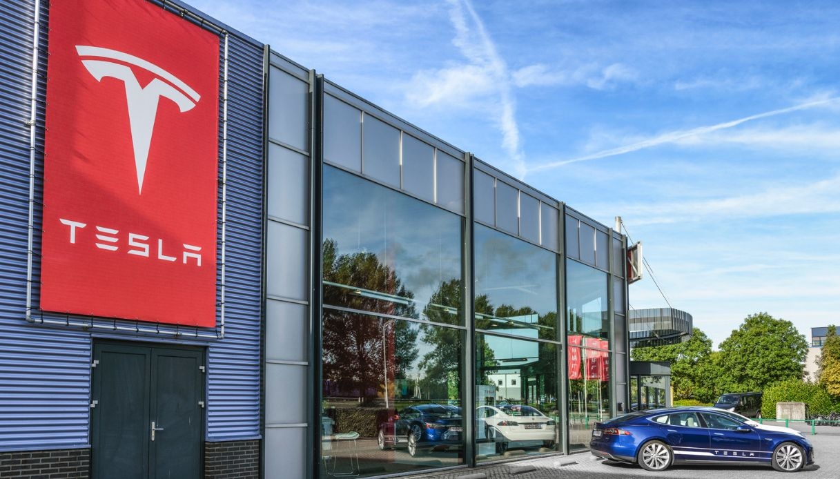 Tesla gaat elektriciteit produceren: nieuw idee van Musk