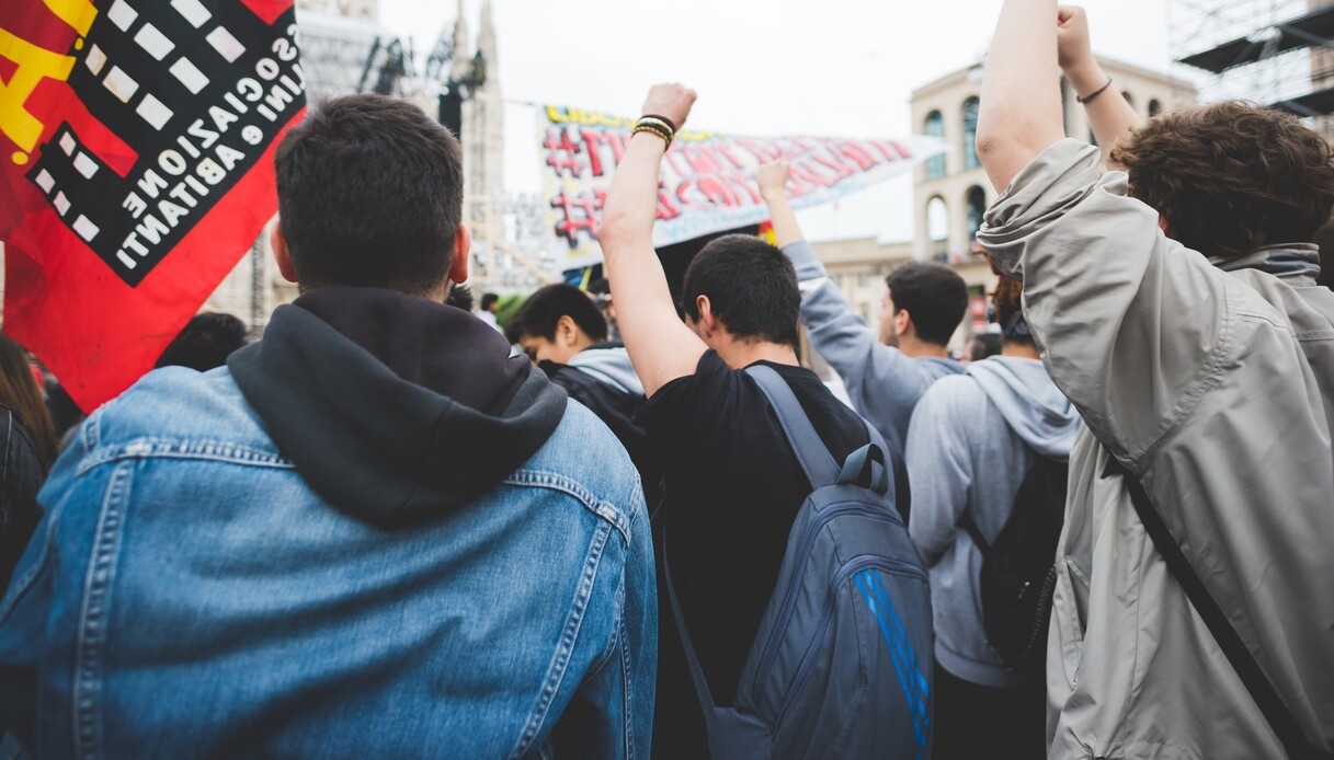 Illegitimate strike: what workers and unions risk: fines and penalties