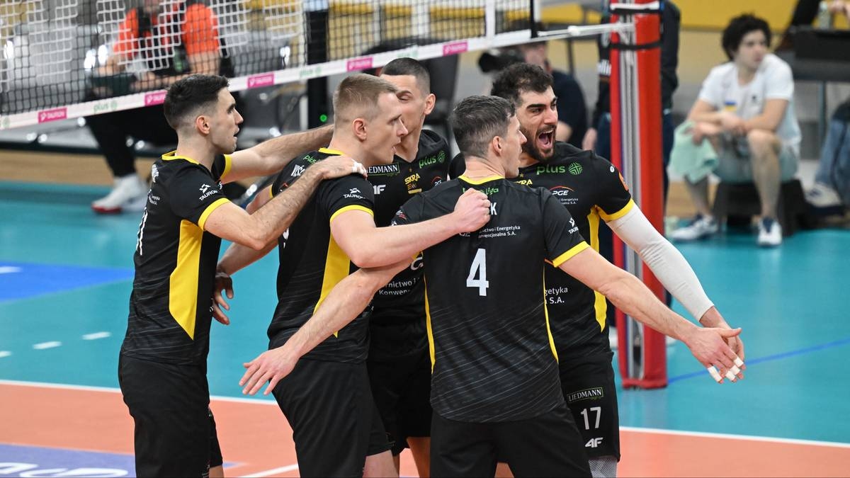 Barkom kämpft immer noch ums Überleben. Skra mit zwei Punkten in der Tabelle