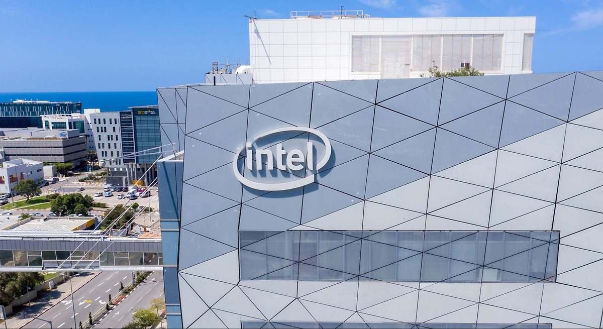Firma Intel ostrzega przed ryzykiem i obawia się negatywnych reakcji na swoją działalność po tym, jak Stany Zjednoczone nabyły 10% jej udziałów.