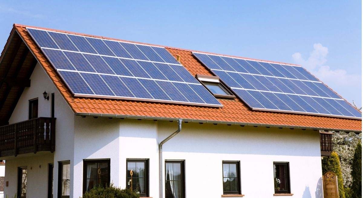 Ein Hausbesitzer teilt die Rechnung, die er vom Energieversorger nach der Installation von Solarmodulen erhalten hat: „Prüfen Sie, ob das eine gute Option ist.“
