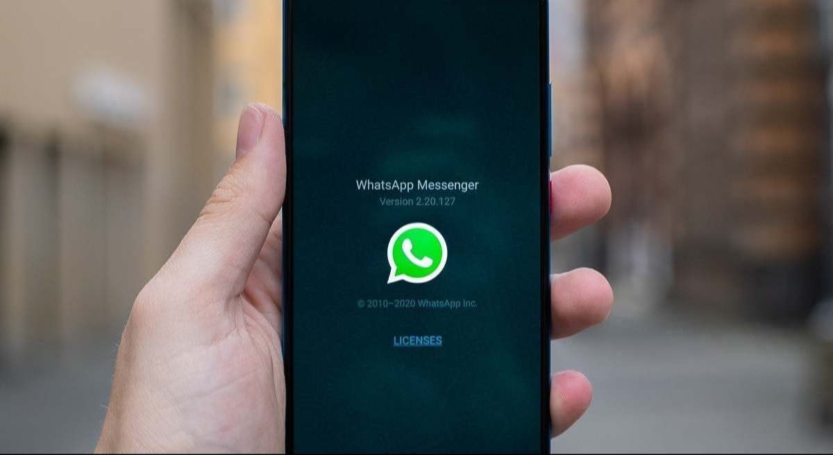 O WhatsApp atualiza e traz o que todo mundo estava esperando: é assim que você pode organizar suas figurinhas.