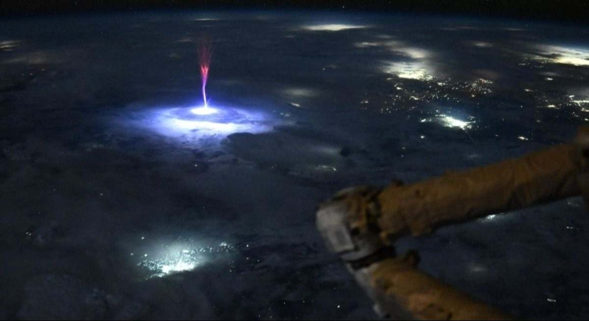 Un astronauta della NASA scopre uno spettacolare "spirito" atmosferico catturato dall'orbita