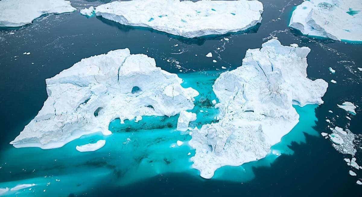 Naukowcy odkryli pozytywny aspekt topnienia lodu na Grenlandii: stanowi on pożywienie dla życia oceanicznego.