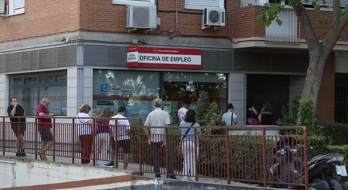 Adecco, yaz aylarının ardından işsizlikte yüzde 2,9'luk bir artış olacağını ve bunun sonucunda 2,6 milyon kişinin işsiz kalacağını öngörüyor.