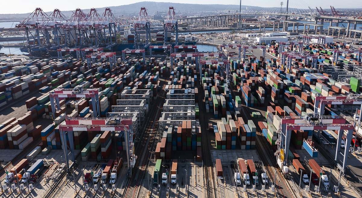 Trump's tariffs achieve their goal: US international trade begins to decline sharply.