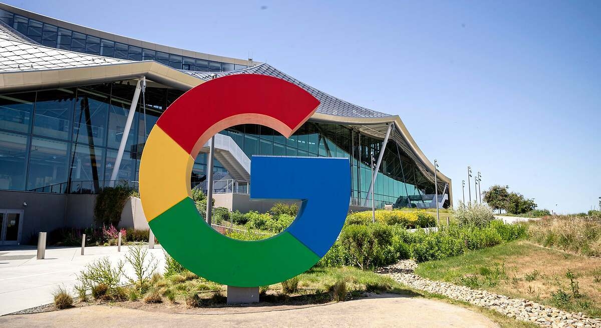 Alphabets Aktienkurs stürzt ab: Apple wittert Googles Blut und plant, Safari mit KI zu stärken