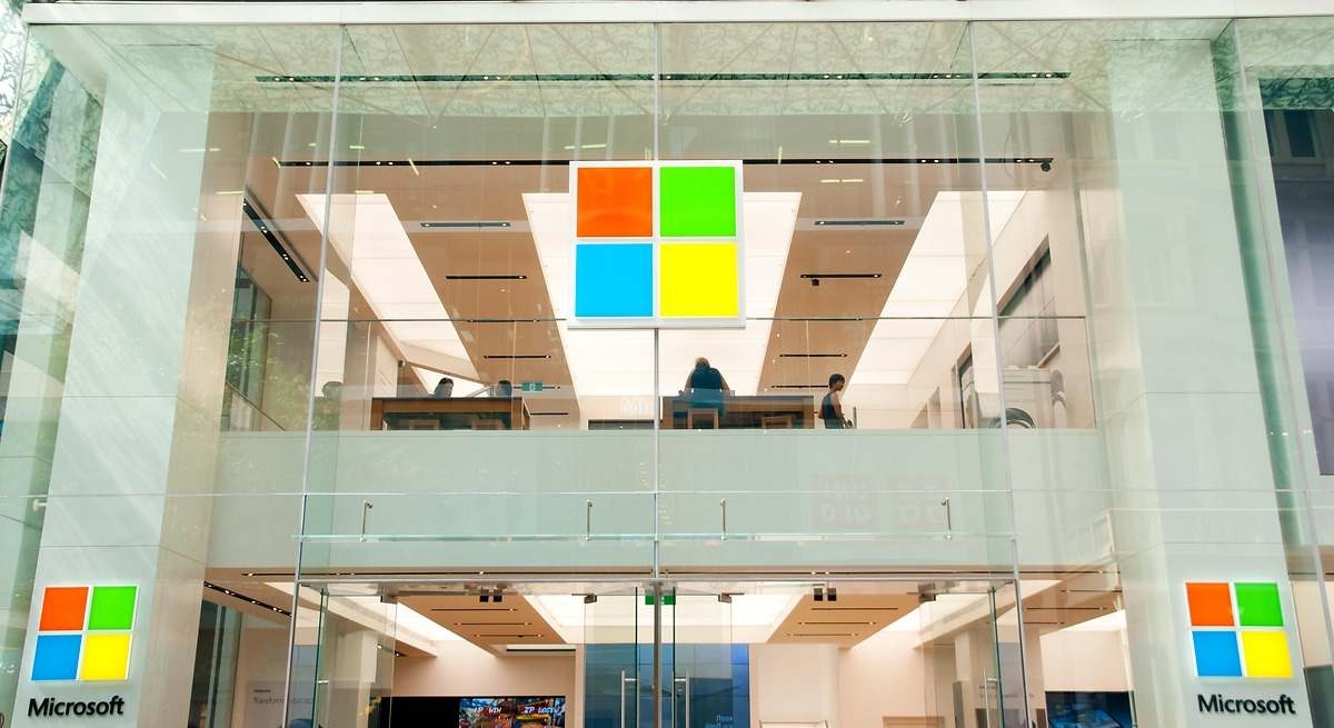 A Microsoft lustra sua coroa na nuvem e aumenta seus lucros em 15%.