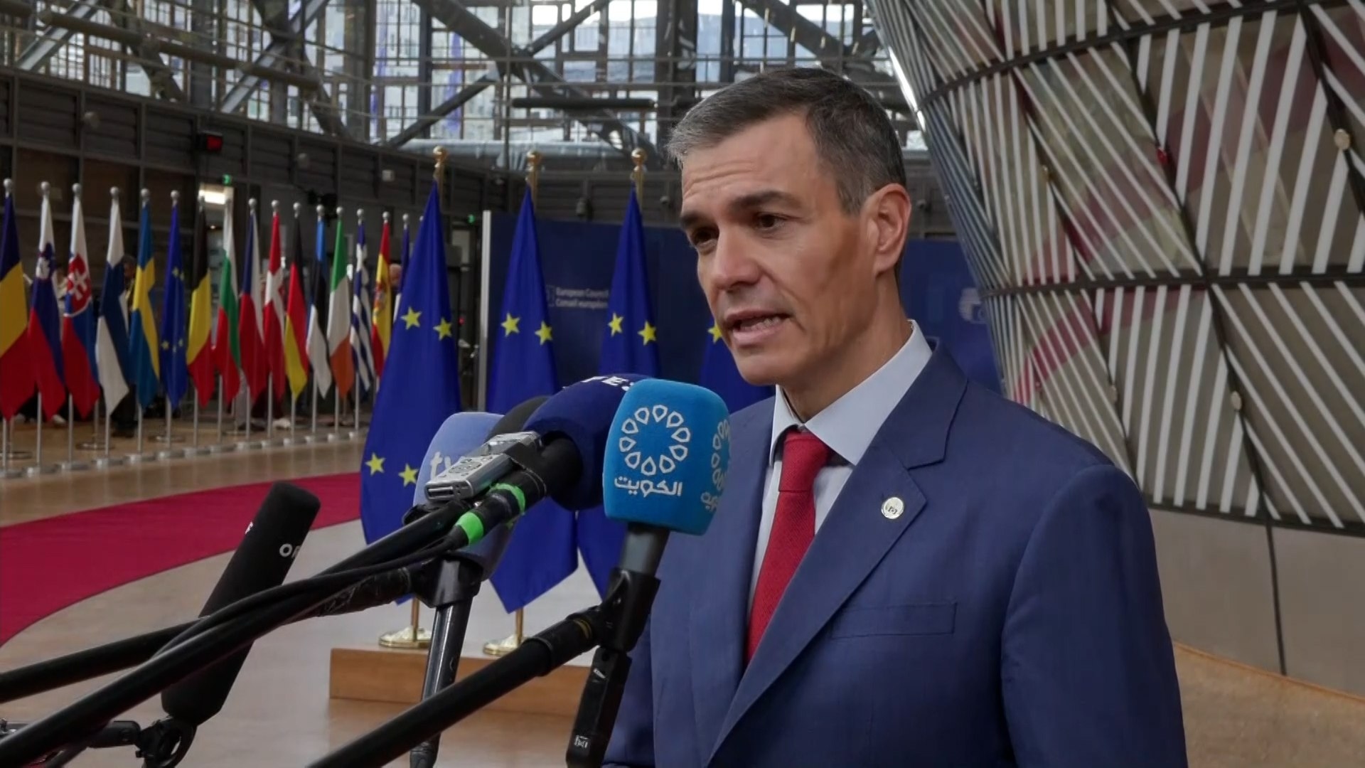 Sánchez chiede "misure legali in Europa per limitare gli appartamenti turistici" e affrontare la crisi immobiliare.