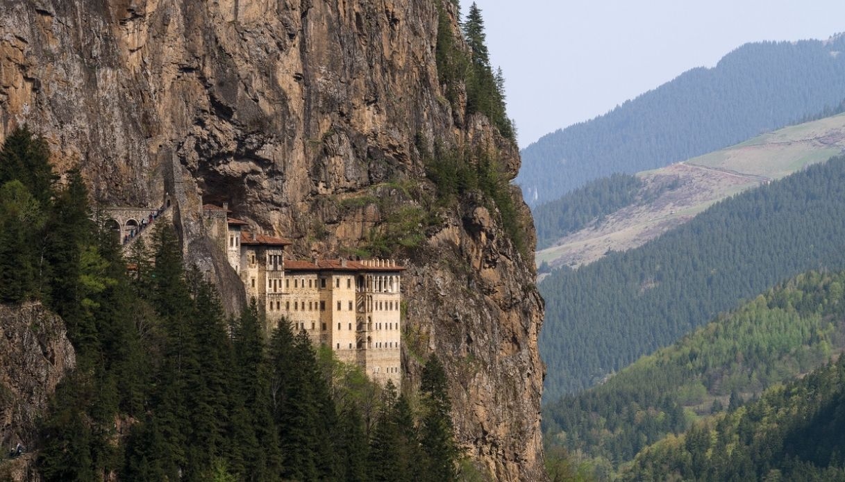 Entre ciel et abîme : le mystère du monastère de Sümela