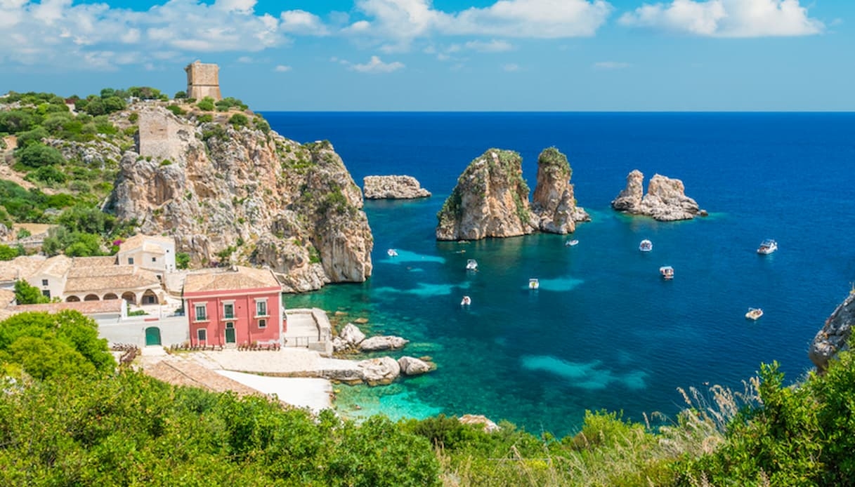 De mooiste stranden van West-Sicilië, een droomzee en een eeuwenoude cultuur.