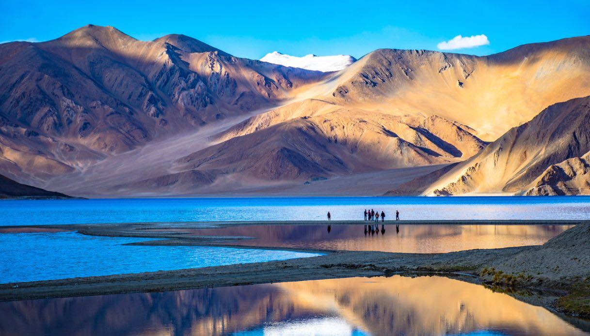 Pangong Tso, het meer dat van kleur verandert aan de rand van de wereld