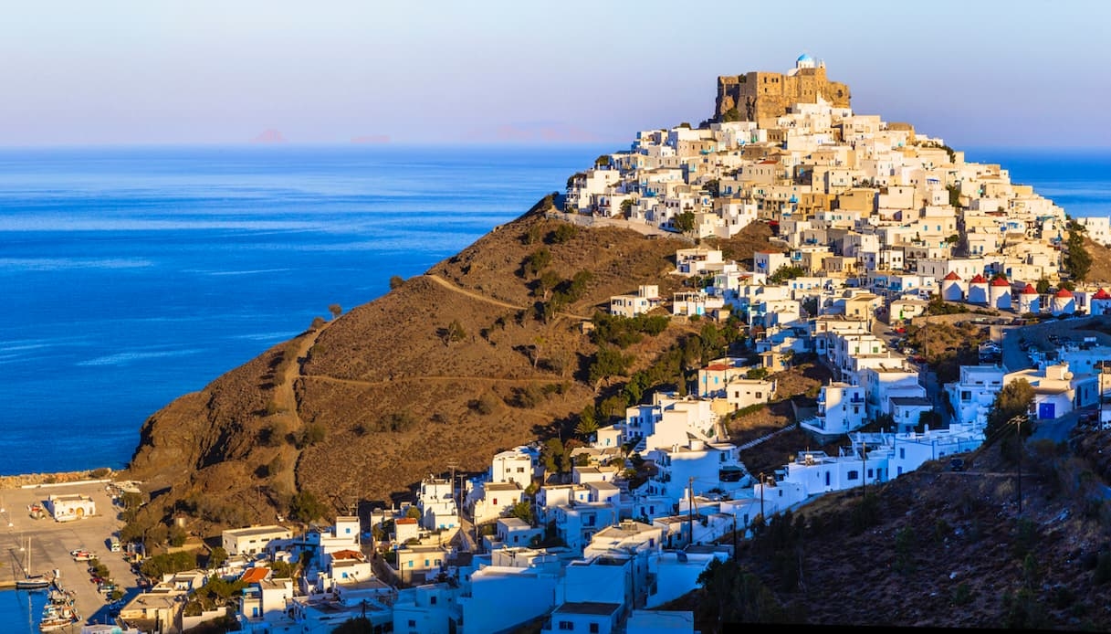 Astypalea Castle, die weiße Festung zwischen Himmel und Meer in Griechenland