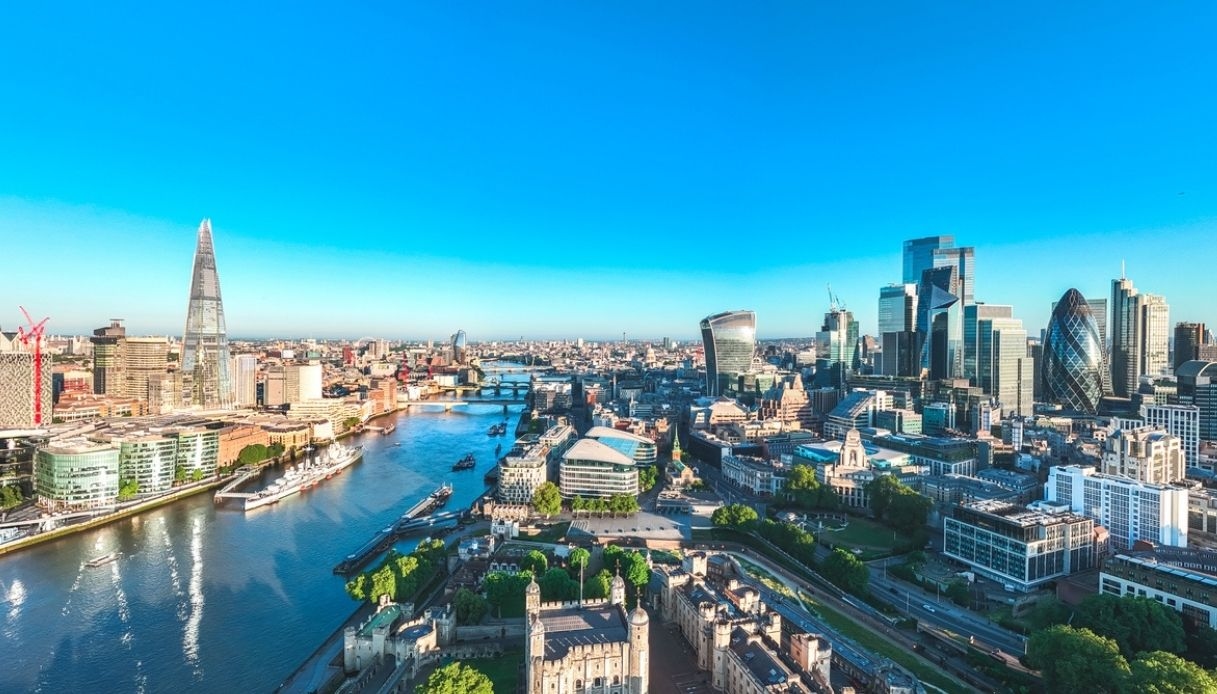 Londra Al Fresco, İtalyan tarzı bir deneyim için yaya sokakları ve açık hava oturma alanlarıyla şehir dönüşümüne sahne oluyor.