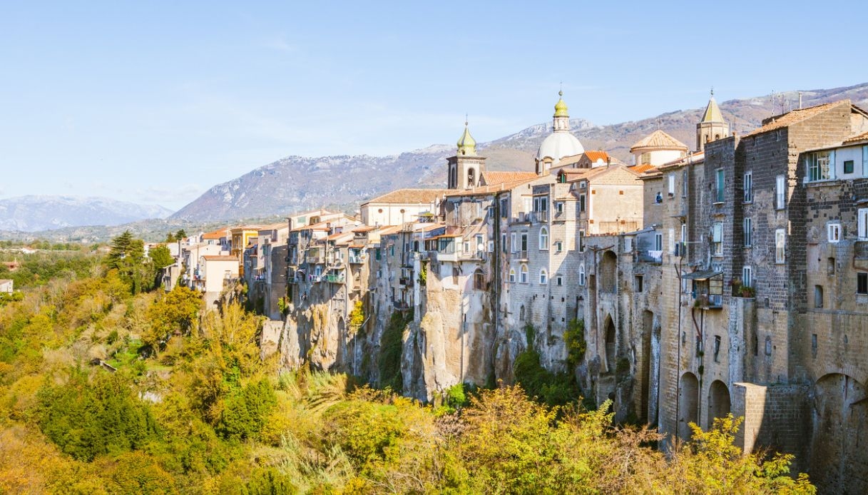 Sant'Agata de' Goti, among quiet alleys, olive trees, and stone houses