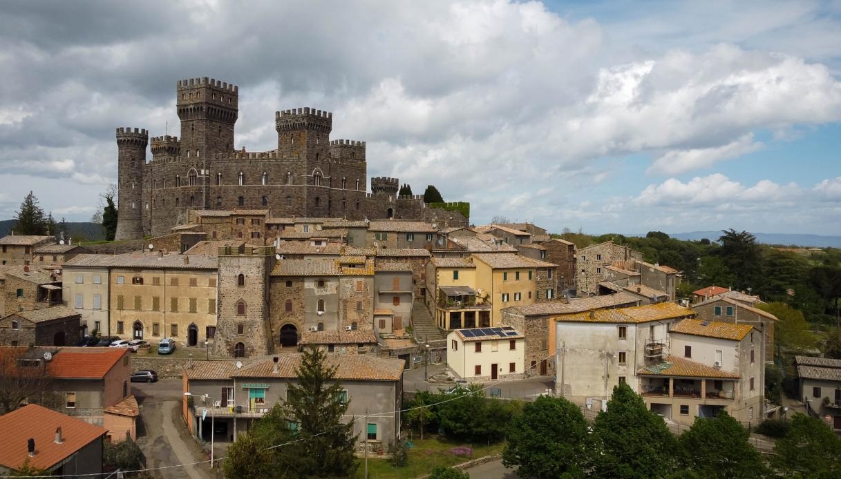 Torre Alfina, the village dominated by a fairytale castle and Snow White's Forest