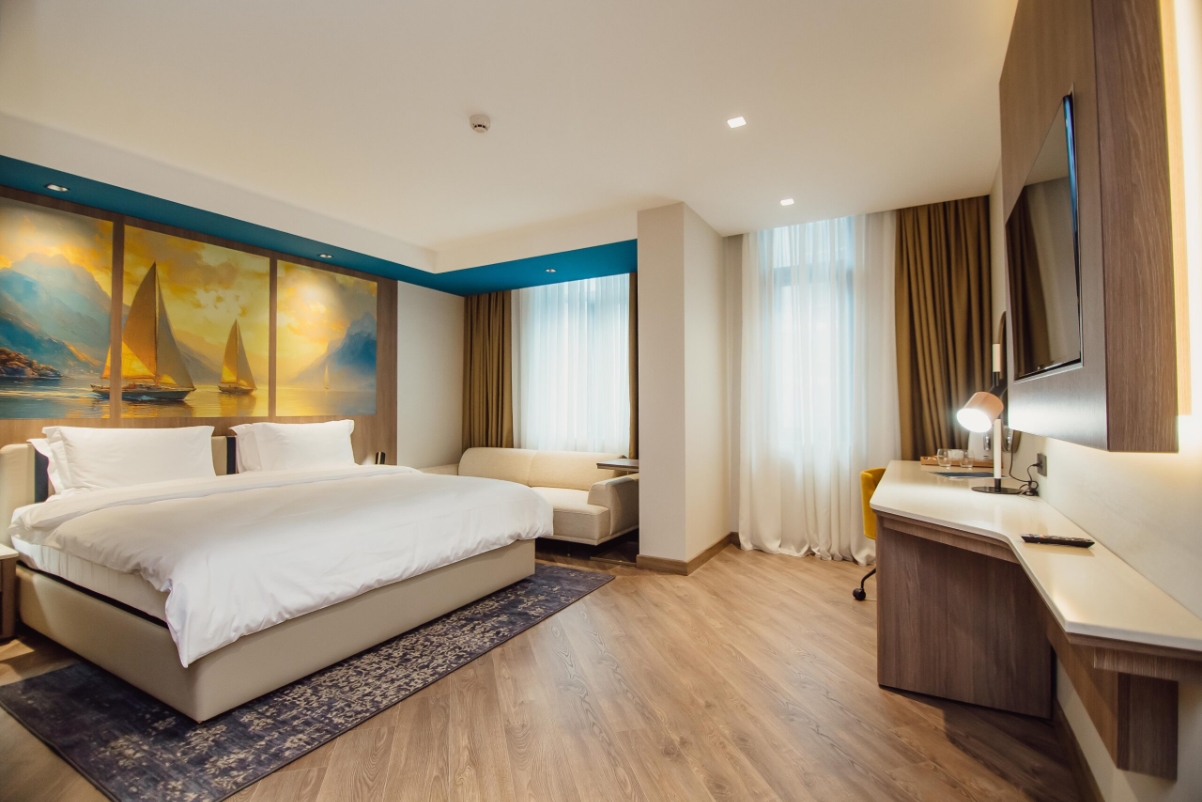 Wyndham Cuts Growth Forecast, Hopes for Infrastructure Boom and 'Short-Lived' Uncertainty