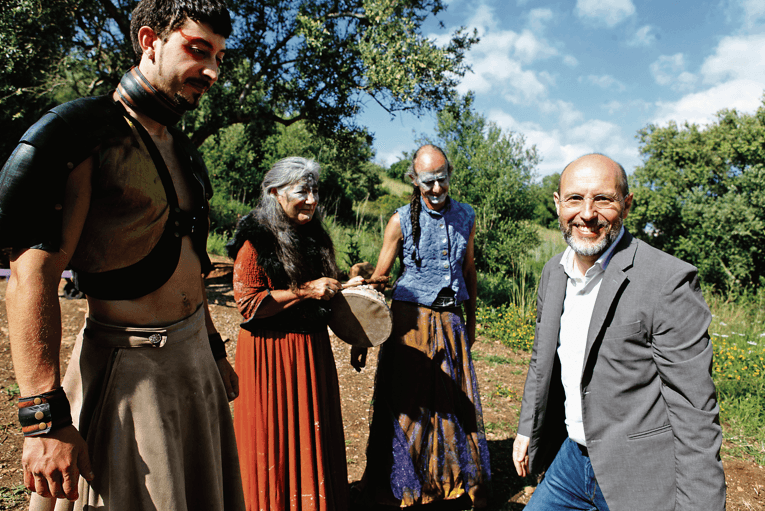 Tiyatrodan miskete: Livre ile bir sefer günü