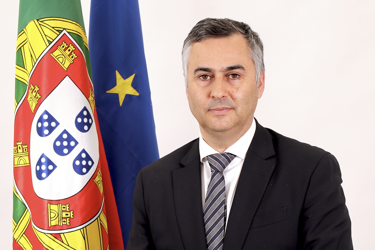Governo vai rever disciplina de cidadania já no próximo ano letivo