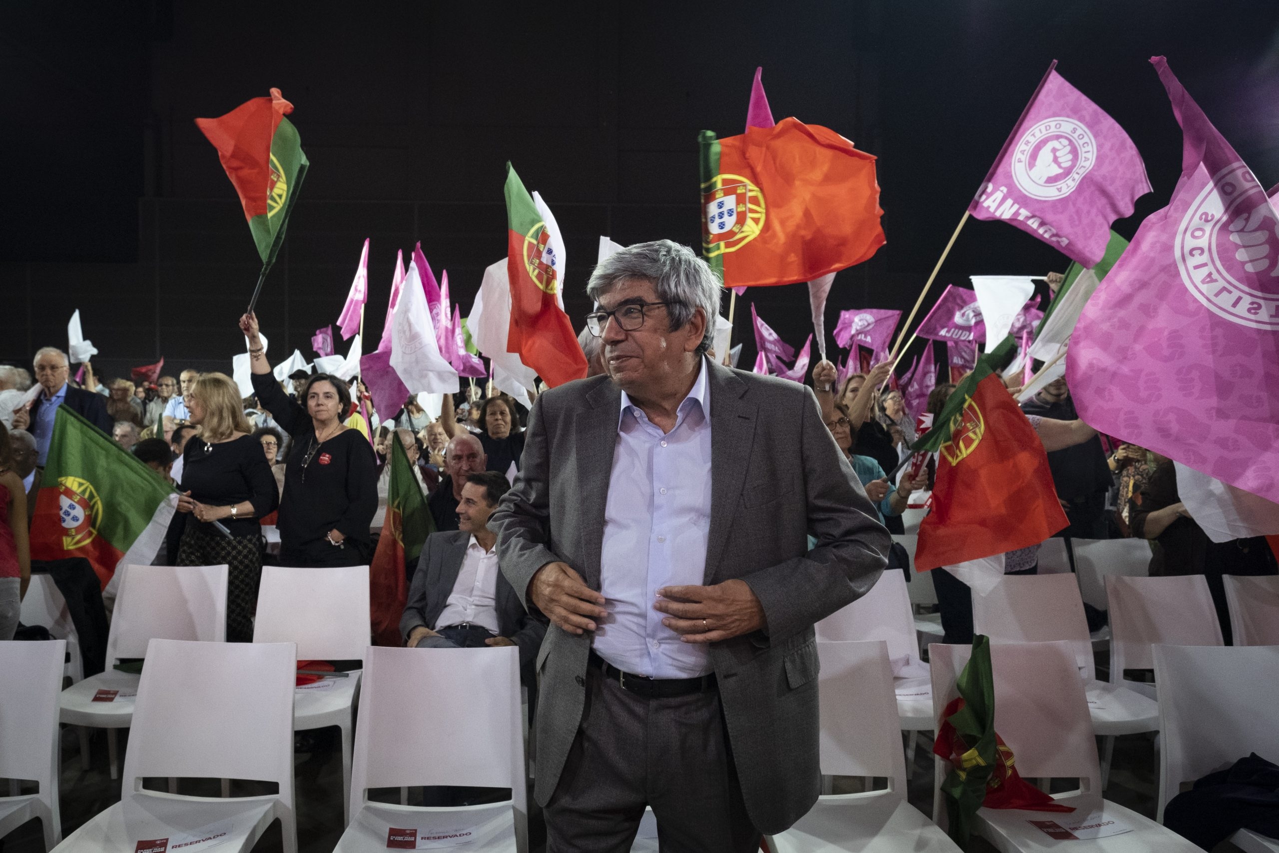 Ferro Rodrigues fordert eine Kandidatur, die den linken Wählern und einem Teil der PS entgegenkommt