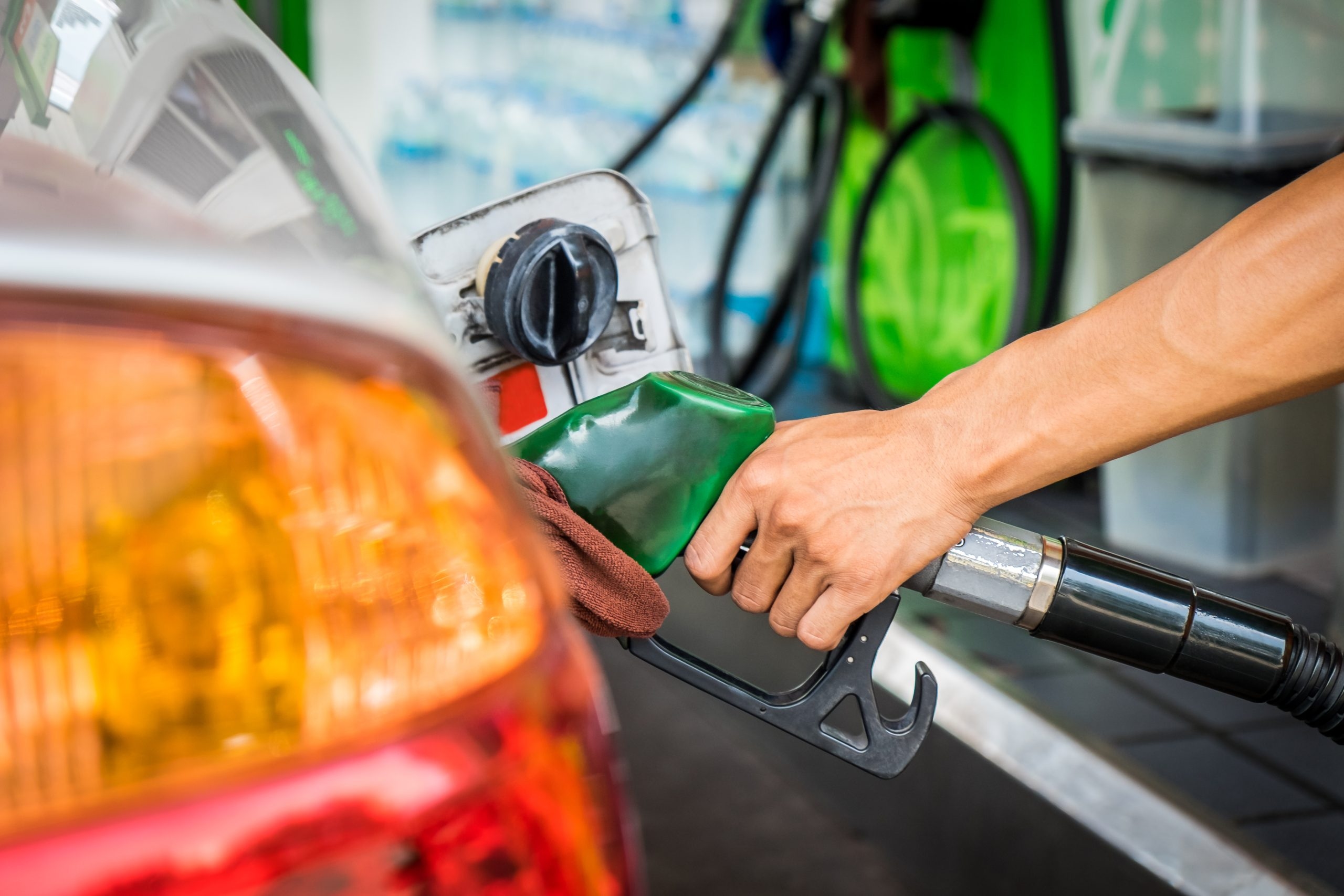 Los precios del diésel y la gasolina subirán