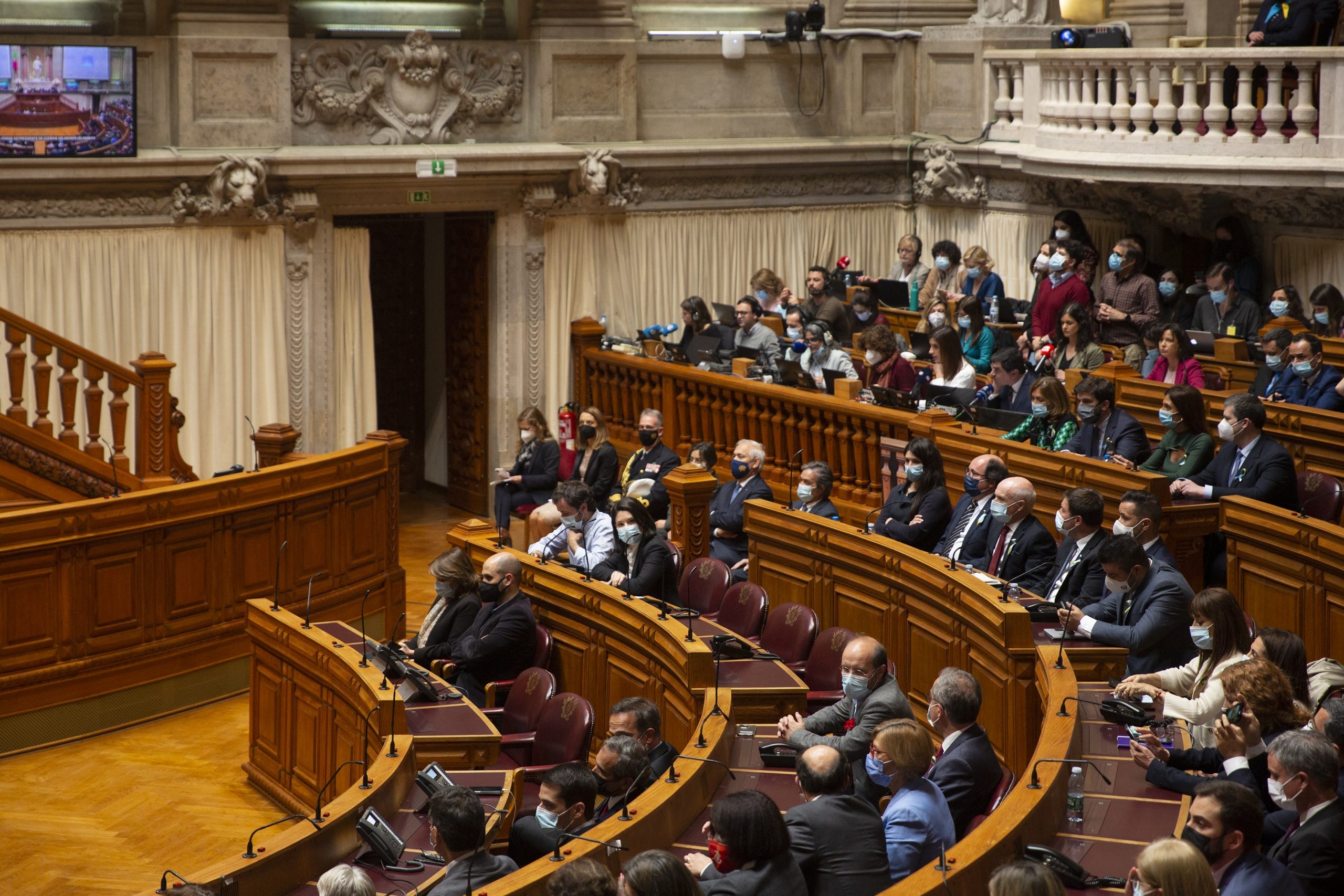 Governo manifesta abertura a propostas do Chega mas lembra limites da Constituição a Ventura