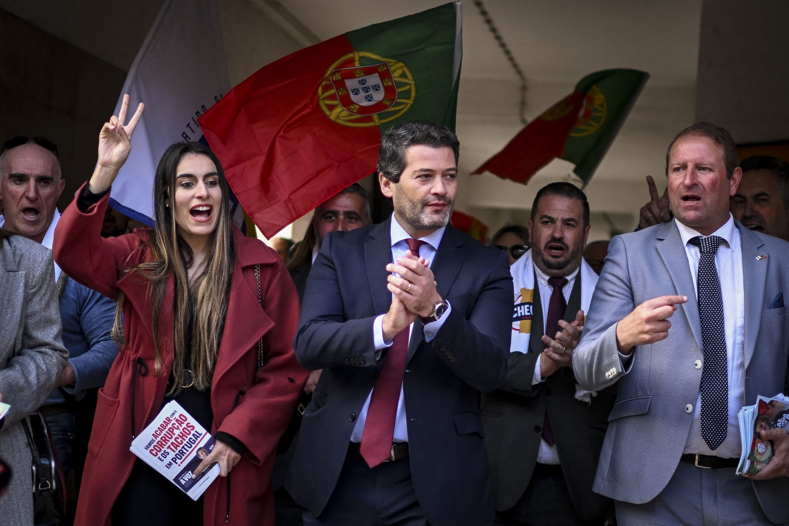 Le ministère public enquête sur Ventura et Rita Matias pour avoir divulgué les noms des enfants.