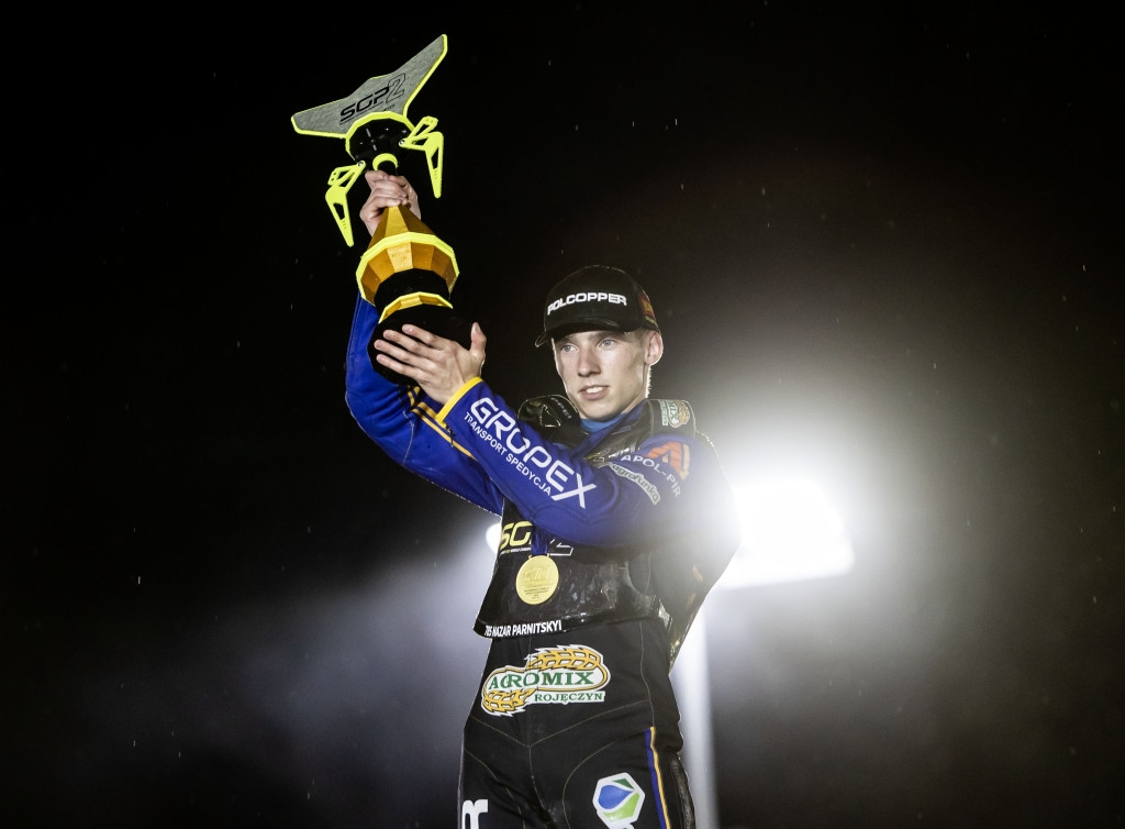 De Oekraïense aas Nazar Parnitskyi gekroond tot FIM Speedway U21 wereldkampioen 2025