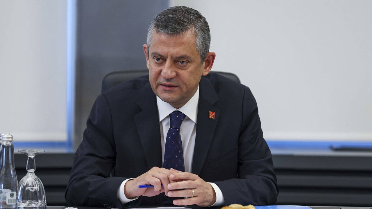 Özgür Özel bezoekt TUSAŞ