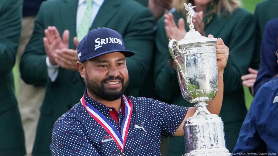 Golf: JJ Spaun dagli USA vince l'US Open