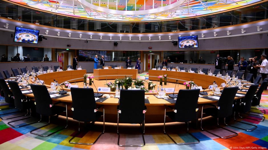 L'UE concorda sanzioni di vasta portata contro la Russia