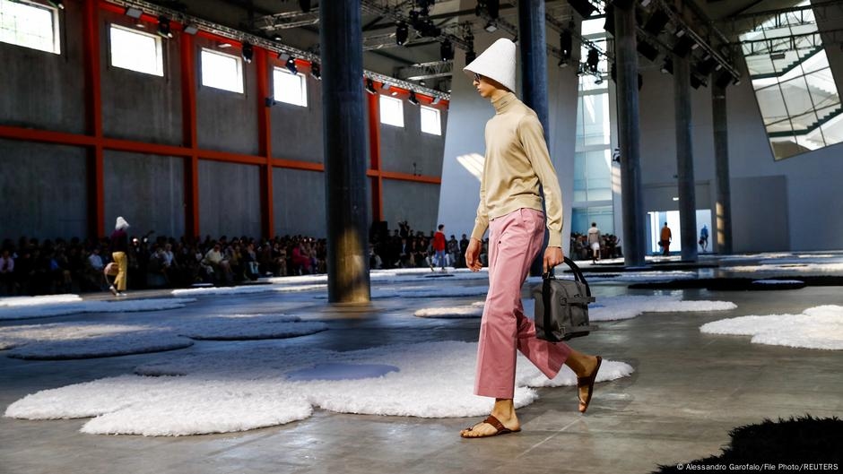 Кража дизайна: Prada копирует традиционные индийские сандалии