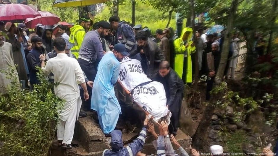 Pakistan'daki sel felaketinde yüzlerce kişi öldü