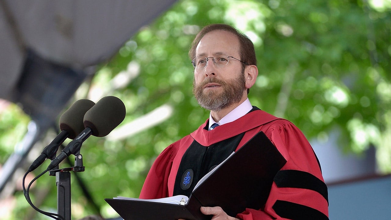 Harvard Üniversitesi rektörü, Trump yönetiminin fon dondurması nedeniyle maaşında %25 kesintiye gitti