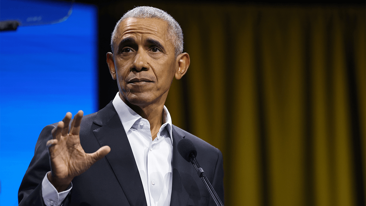 Obama zegt tegen de Democratische kopstukken dat ze 'sterker moeten worden' en kandidaten moeten gaan steunen die daadwerkelijk kunnen winnen