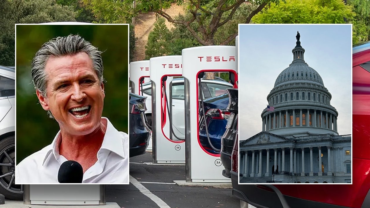 Más de una docena de estados demandan al Departamento de Transporte por los fondos para estaciones de carga de vehículos eléctricos