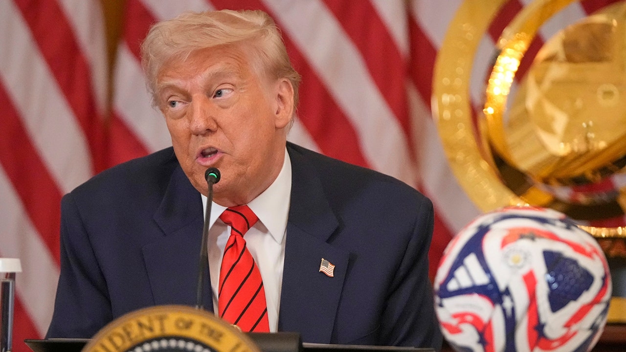La administración Trump prevalece mientras el tribunal de apelaciones pausa la decisión de un tribunal inferior que bloquea los aranceles impugnados