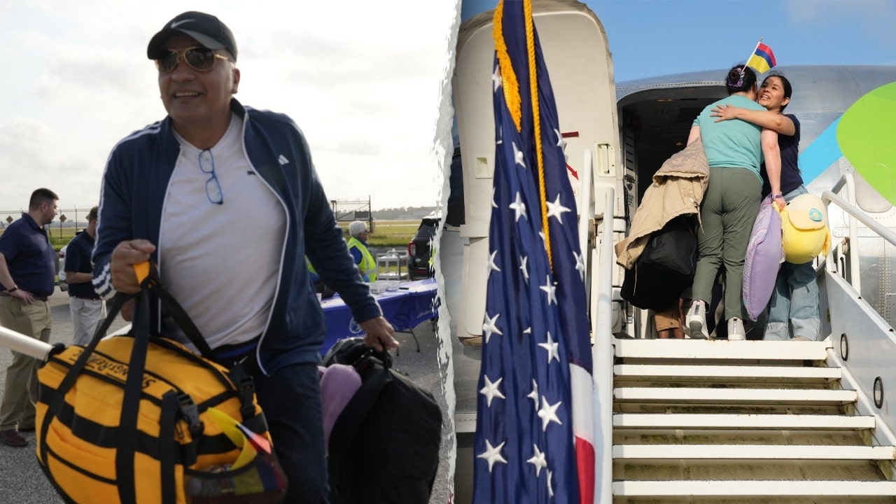 Se lanza el 'Proyecto Regreso a Casa' con el primer vuelo de 64 inmigrantes ilegales que aceptan $1,000 para autodeportarse