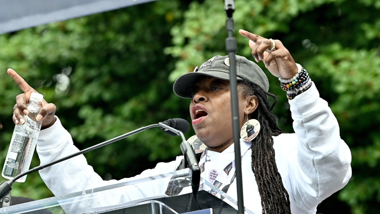BLM-Aktivist, der den Widerstand gegen Trumps DC-Kriminalitätsplan anführt, forderte wiederholt die Abschaffung der Polizei