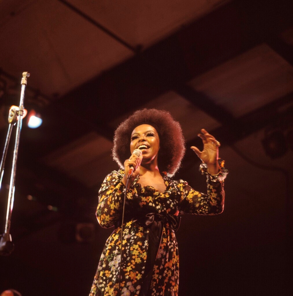 Adeus Roberta Flack, a voz elegante dos anos 70