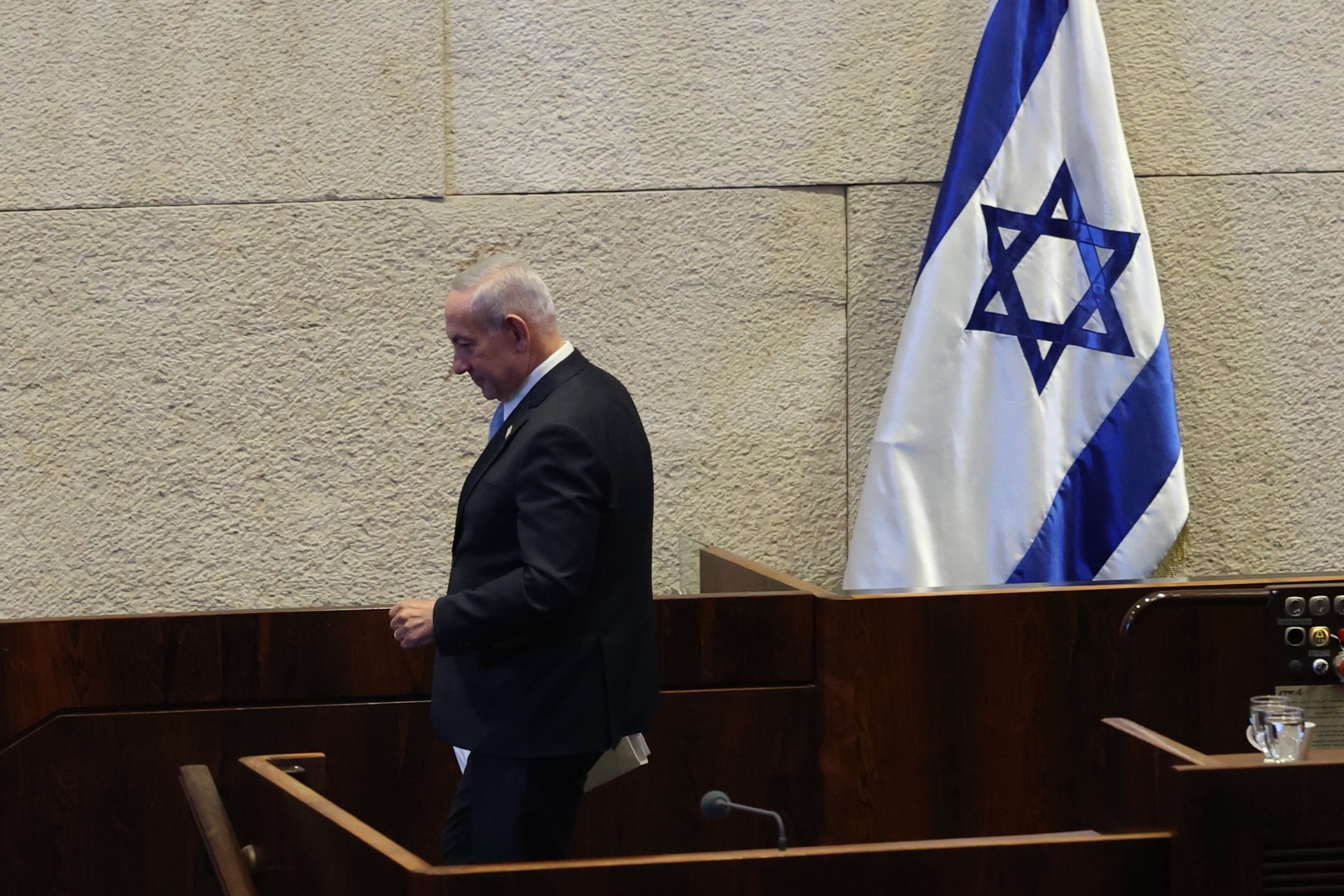 Netanyahu parlerà con Trump e Putin dell'Iran; ha già parlato con Germania e Francia.