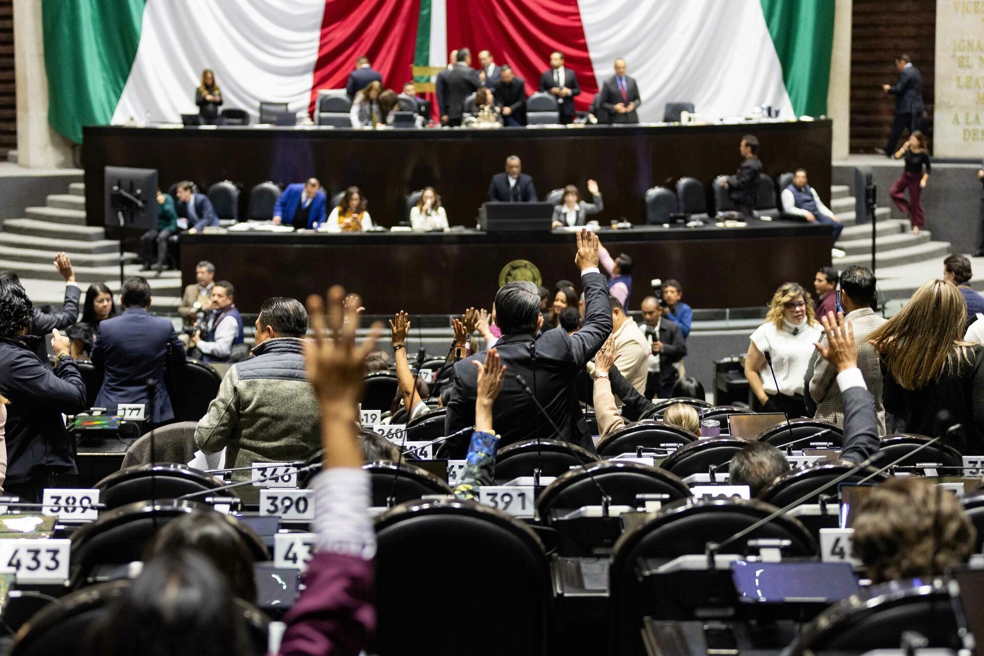 Morena e gli alleati impongono un pacchetto di riforme e garantiscono un maggiore accesso ai dati personali