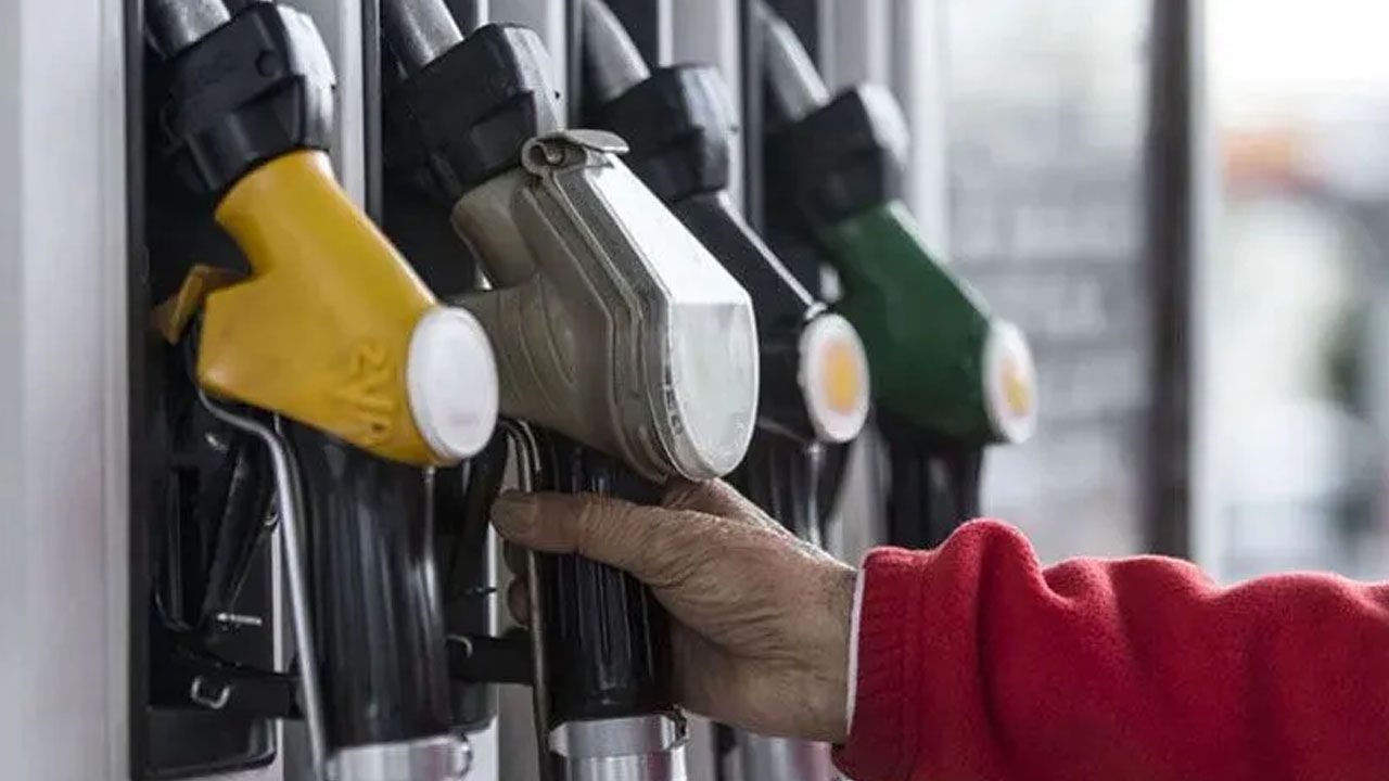 Akaryakıtta tabela değişiyor! Motorine indirim beklentisi