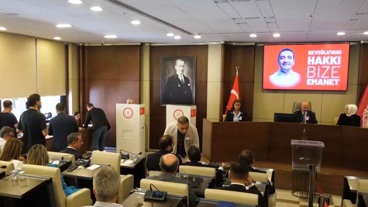 Han comenzado las elecciones para el vicealcalde del municipio de Beyoğlu.