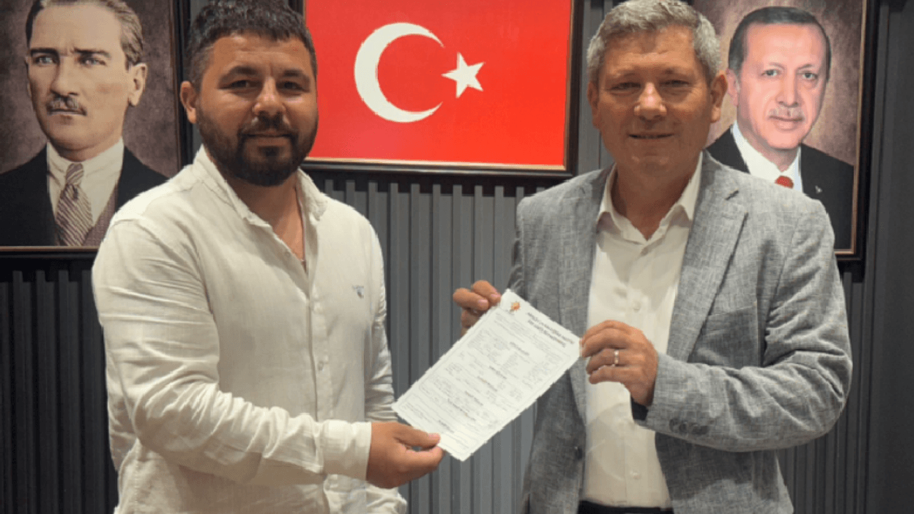 Hij nam ontslag bij de CHP! Gemeenteraadslid Nevzat Cebeci van Beykoz sloot zich aan bij de AKP